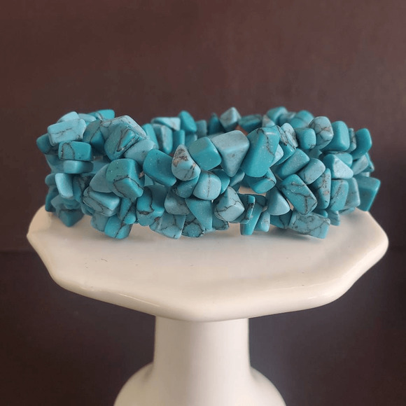2005 Avon Faux Turquoise‎ Chip Stretch Bracelet NIB - Picture 1 of 8